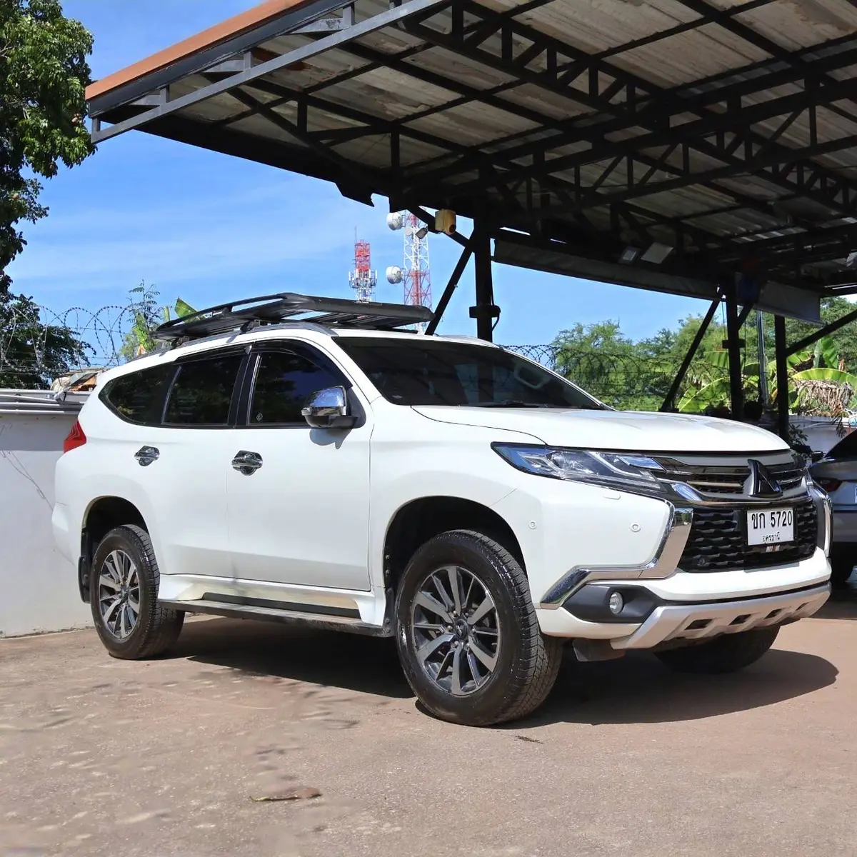 Mitsubishi Pajero Sport for rent in Udon Thani – photo 1