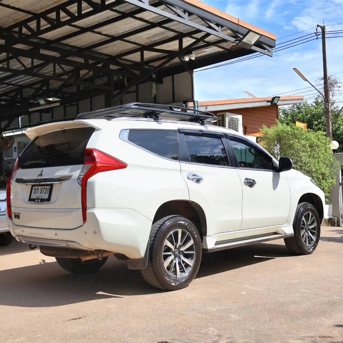 Mitsubishi Pajero Sport for rent in Udon Thani – photo 5