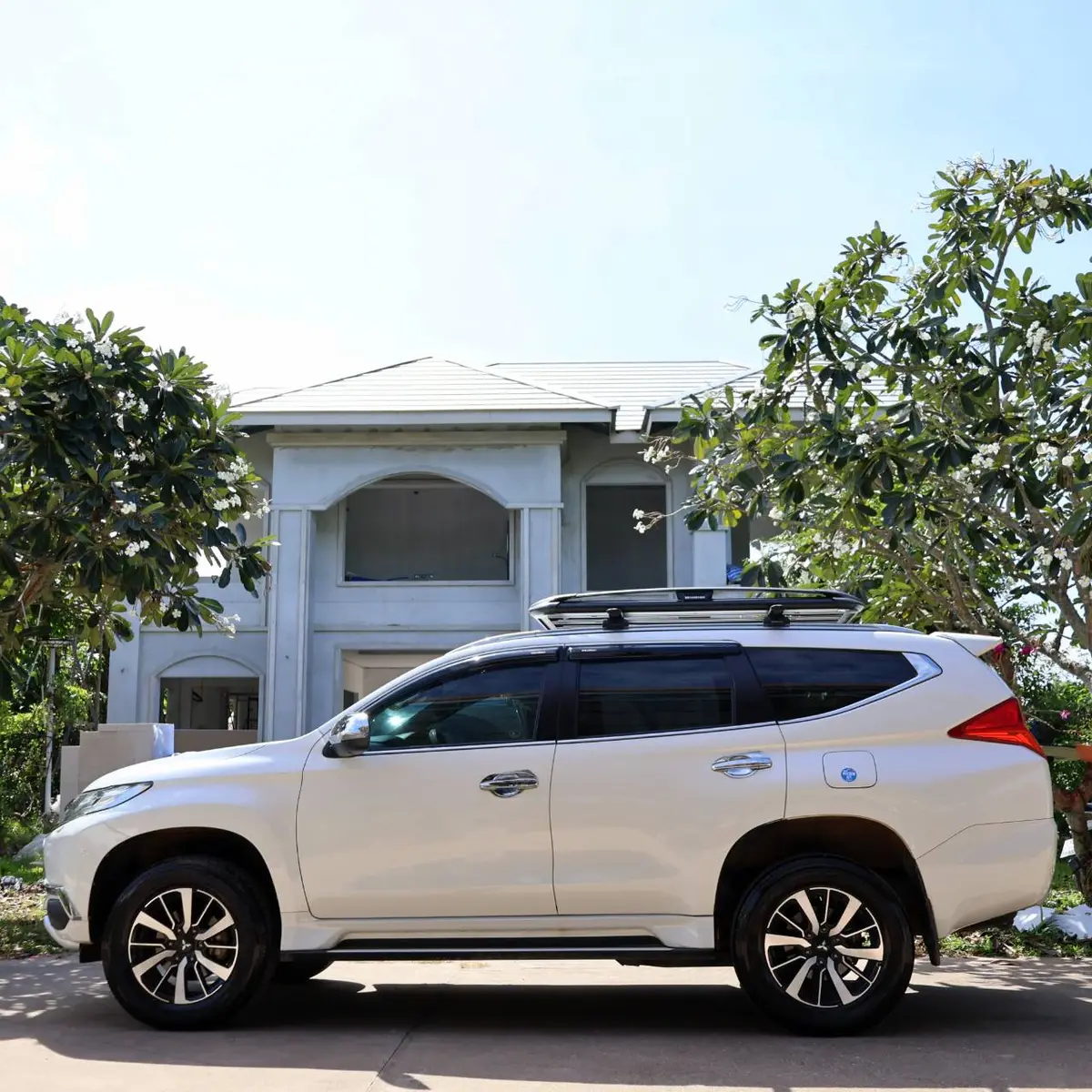 Mitsubishi Pajero Sport for rent in Udon Thani – photo 7