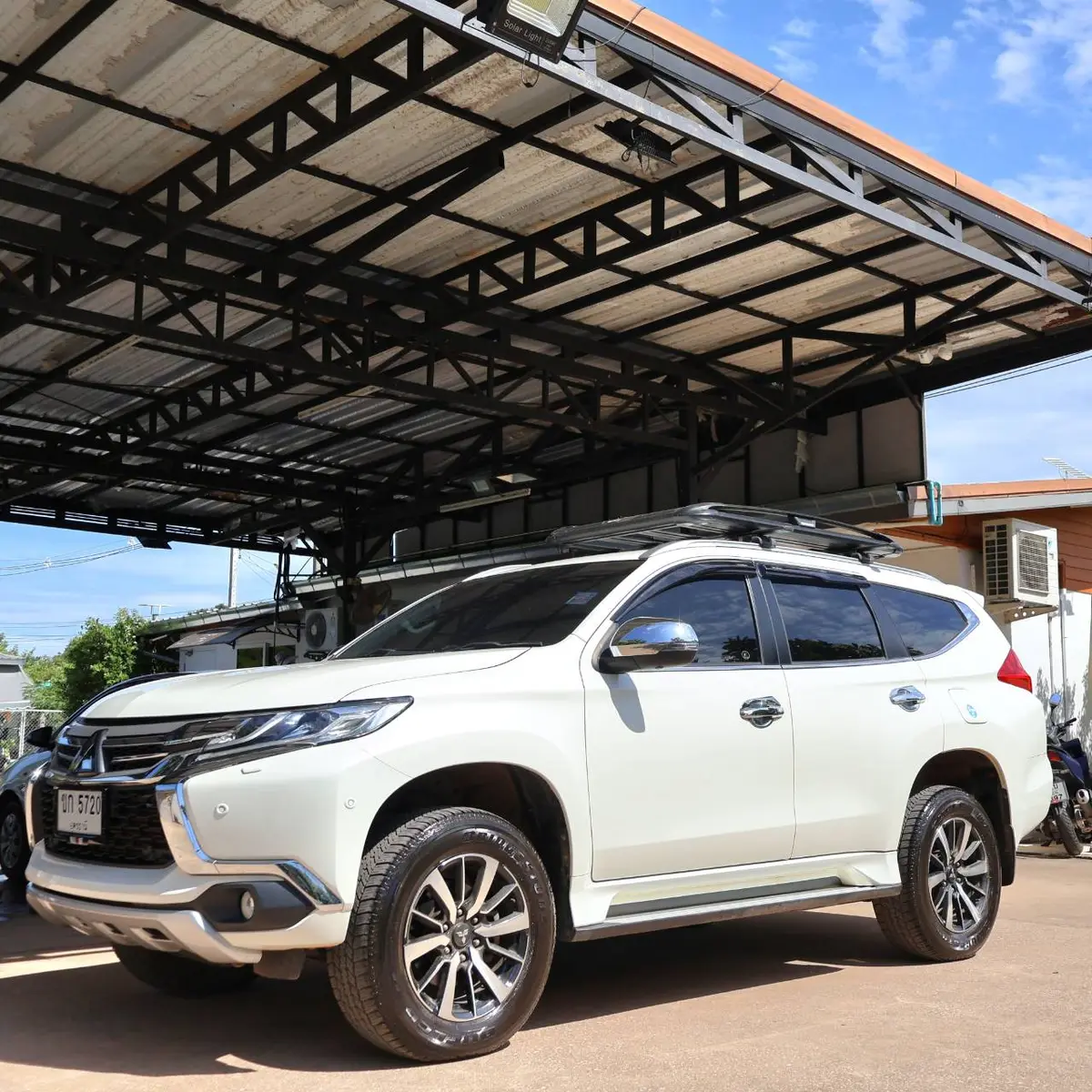 Mitsubishi Pajero Sport for rent in Udon Thani – photo 8