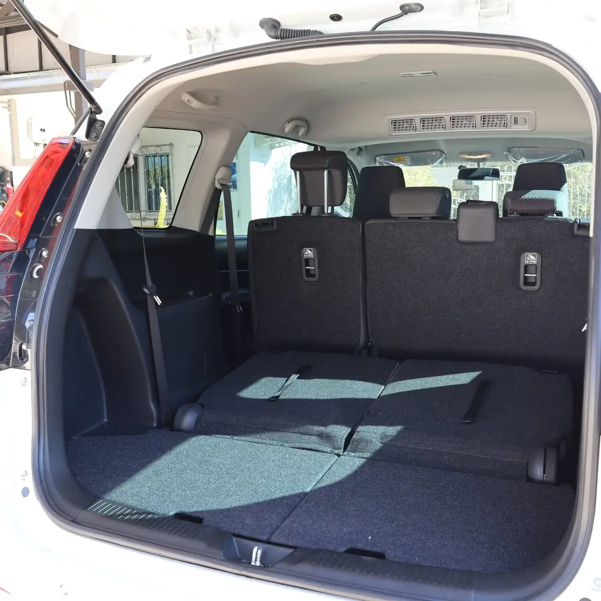 Suzuki Ertiga Hybrid 2025 for rent in Udon Thani – photo 8