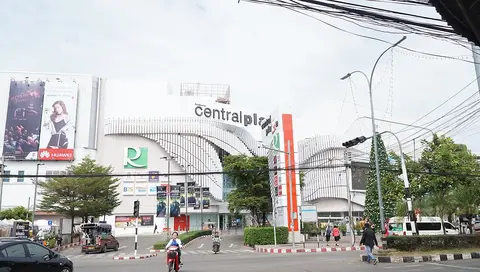 Central Udon (photographed when it was still called CentralPlaza)